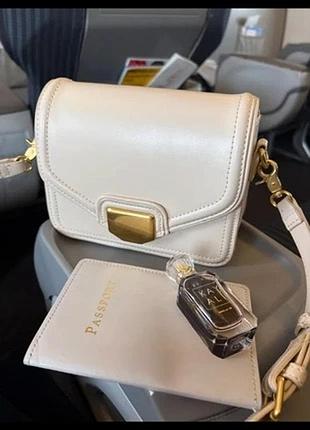 Бежевая сумка крос боди zara