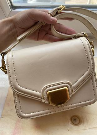 Бежевая сумка крос боди zara