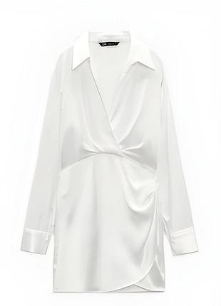 Белое атласное мини-платье-рубашка с драпировкой от бренда zara артикул серии satin effect