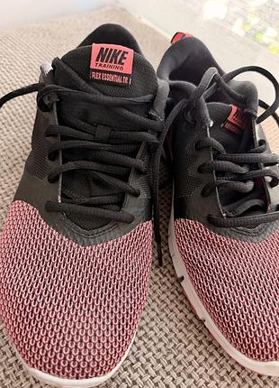 Кросівки жіночі nike flex essential tr чорно-рожеві