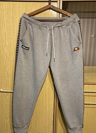 Спортивные трикотажные штаны на флисе,джоггеры ellesse.оригинал.