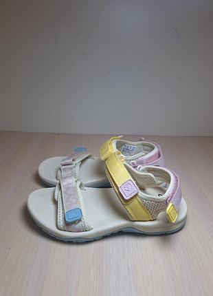 Босоножки clarks
