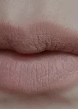 Рідка помада для губ «супер стійкість» avon true, can`t quit cafe / невагомий нюд, power stay 16 hours, 7 мл