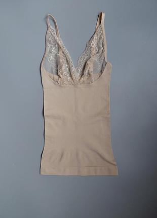 Коригуюча майка esmara lingerie з мереживом бежева xs 32/34