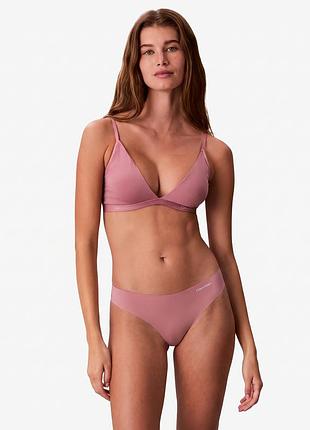 Женский комплект белья calvin klein бралетт триангл и трусики тонг