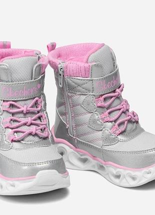 Черевики з підсвіткою skechers 26р. ,16 см