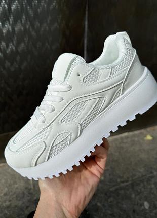 Кросівкижіночі білі на платформі