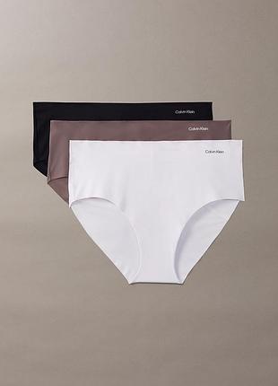 Набор бесшовных трусиков calvin klein хипстеры