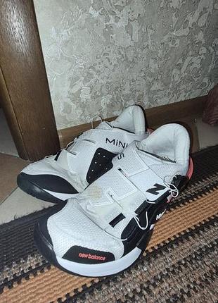 Мужские белые кроссовки new balance minimus