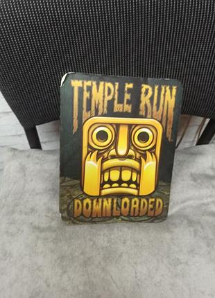 Детская книга головоломка по мотивам популярной видеоигры temple run (издаватель egmont).