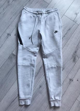 Спортивні штани nike tech fleece