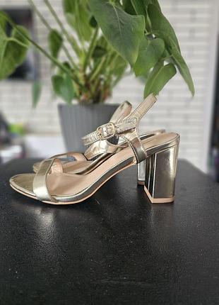 Золотые босоножки limited collection marks&amp;spencer оригинал / вечерние туфли на каблуке 41.5-42 стелька 27
