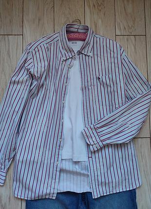 Сорочка в смужку та ледь помітними квітами від tommy hilfiger,р.л