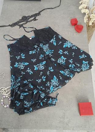 Черная пижама с цветами matalan