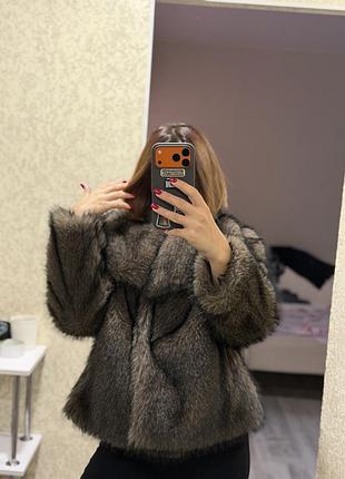 Жіноча шубка