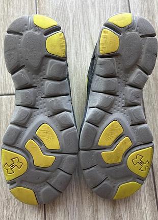 Бігові кросівки under armour micro g assert iv 4