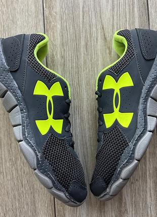 Бігові кросівки under armour micro g assert iv 3
