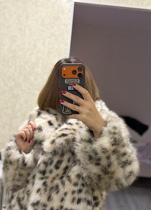 Шикарна шубка від бренду joleen