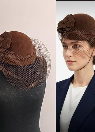 Model by pauline for bermona.элегантная винтажная шляпка-таблетка шоколадно-коричневого цвета 54 см обхват