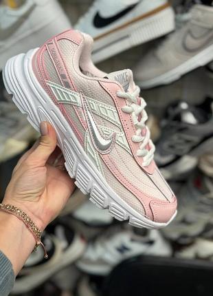 Рожеві термо кросівки nike initiator termo