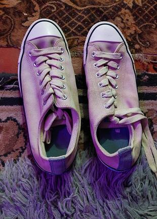 Продаю converse 41.5 размер в бежевом цвете заканчивался годом времени