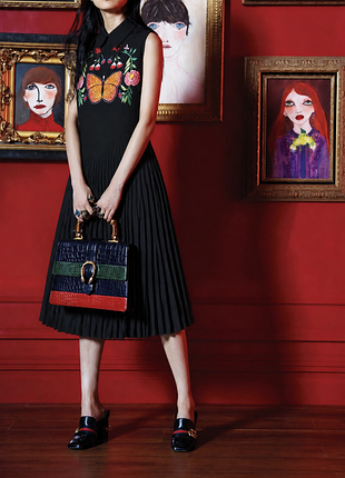 Залишаючи простір для загадки: сукня gucci