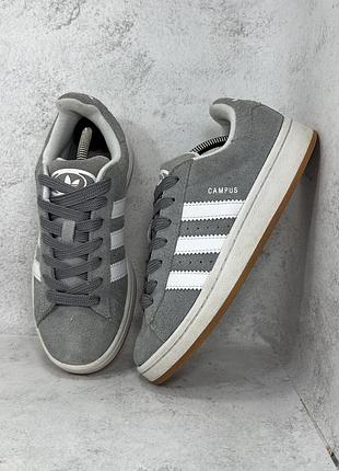 Жіночі сірі замшеві кросівки adidas campus