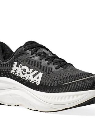 Кросівки чоловічі hoka skyflow у чорному кольорі з білою масивною підошвою та великим логотипом бренду на бічній частині.розмір:42 2/3