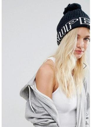 В'язанна шапка superdry