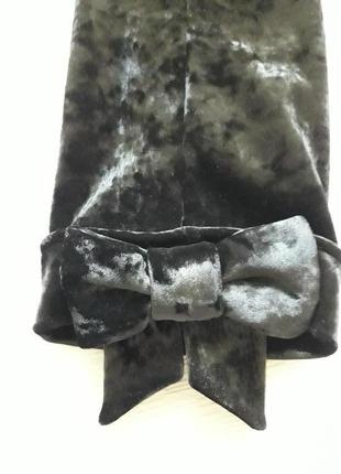 Трендовые укороченные стрейчевые  бархатные брюки с бантами на манжетах river island8 фото