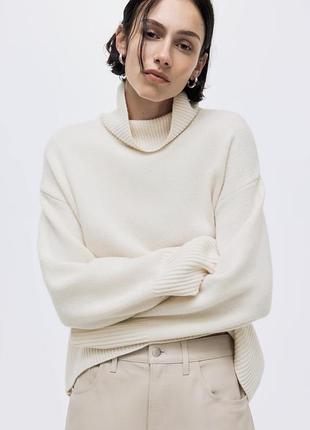 Преміальна колекція ! светр жіночий h&m молочний з високим коміром