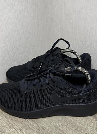 Кроссовки nike tanjun