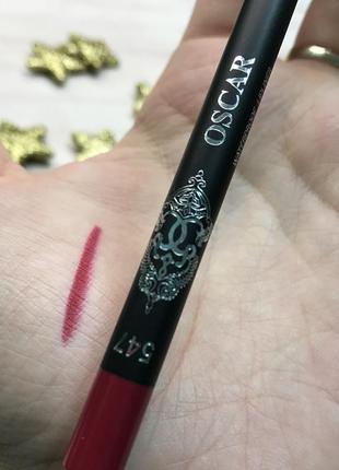 Вишневый водостойкий карандаш для губ oscar 547 вишня красный3 фото