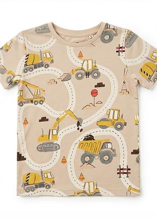 Невероятно крутая, стильная и динамичная детская футболка с полным принтом в приятном базовом песочно-бежевом цвете от известного бренда target!