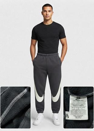 Спортивные штаны от бренда nike sportswear swoosh easy fleece