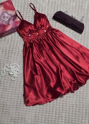 Стильное вечернее атласное женское платье