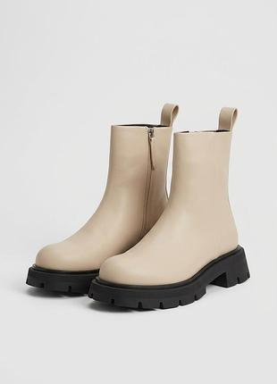 Нові жіночі шкіряні черевики zara на тракторній підошві, бежеві, 39
