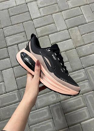 Жіночі трендові кросівки nike vomero 18 gore-tex black-crimson pink | 36–39