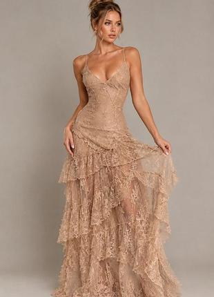 Розпродаж сукня prettylittlething мереживна з оборками