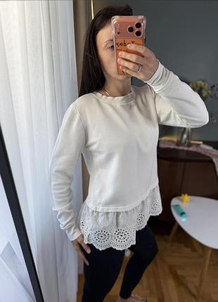 Біла кофта светр з мереживним краєм crown&ivy