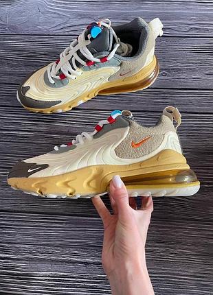 Nike   кроссовки с нюансом