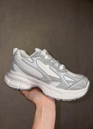 Жіночі демісезонні кросівки з натуральної шкіри white & grey stilli