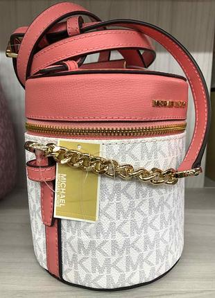 Циліндрична сумочка-косметичка (vanity case) з ручкою через плече від michael kors.