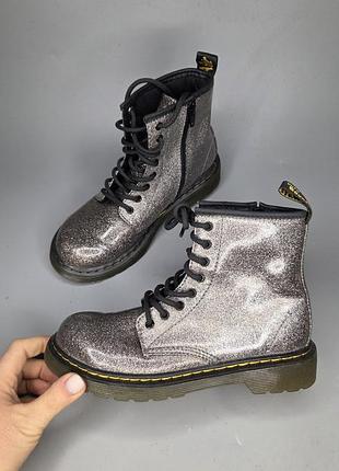Блестящие осенние ботинки dr.martens