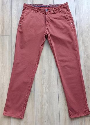 Мужские брюки фирмы massimo dutti.