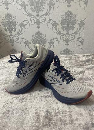 Кросівки brooks