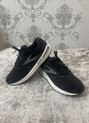 Кросівки brooks