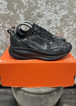 Nike vomero 18 2025 41 26см чоловічі спортивні кросівки для бігу та повсякденного носіння оригінал  if4456-001 жіночі 26.5