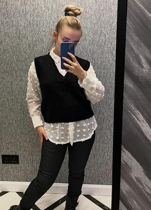 Жіночий вʼязаний жилет чорний