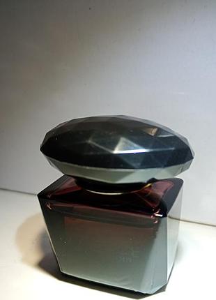 Мініатюра жіночої туалетної води versace crystal noir (5 мл)  
країна виробництва: made in italy (зроблено в італії)  батч-код (гравірування): 2221004